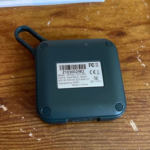 iM Series iM Card & iM Plus smart GPS Tracker , Finder and Messenger - Picture 3 of 8